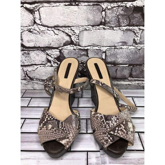 Longchamp Gray Taupe Snake Skin Leather Peep Toe Wedge Strap Sandals Women Sz 38 - Picture 9 of 16
